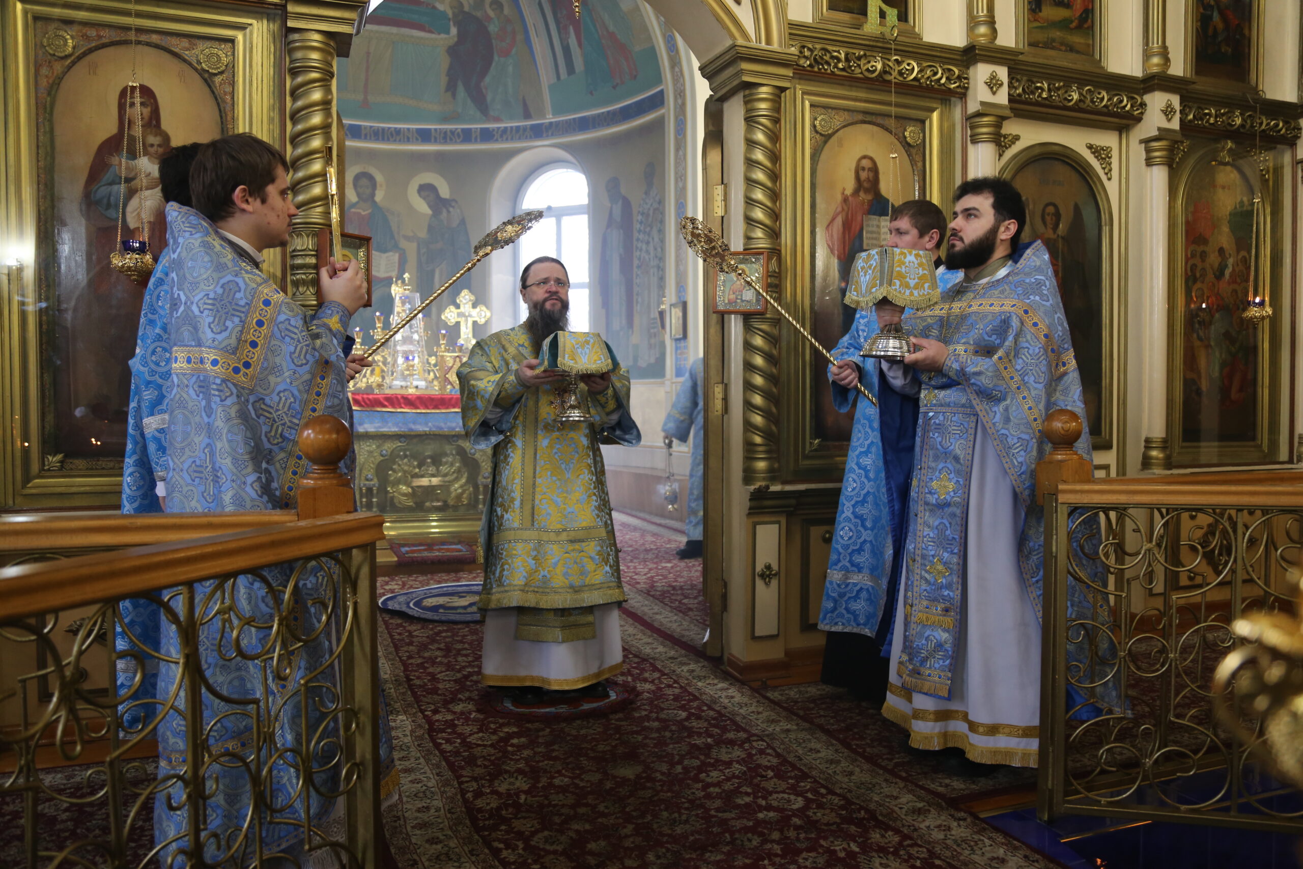 В праздник Сретения Господня архиепископ Варлаам совершил Литургию в Свято-Успенском соборе